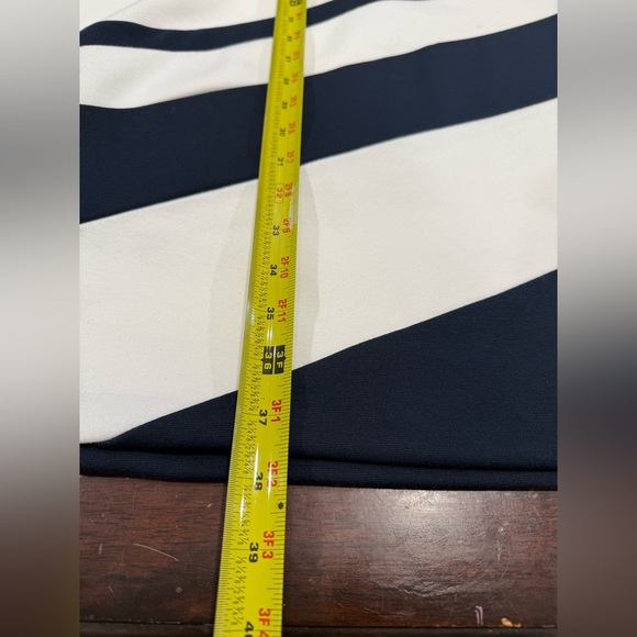 SANDRA DARREN NAVY & WHITE  Sheath Dress,Drape Front, 3/4" slv Size 12 - Picture 5 of 6